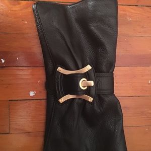 Black clutch B. Makowsky